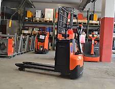 BT LWE 200 // 2.353 Std. / 2.0 T Tragkraft / sehr guter Zustand BT LWE 200 // 2.353 Std. / 2.0 T Tragkraft / sehr guter Zustand